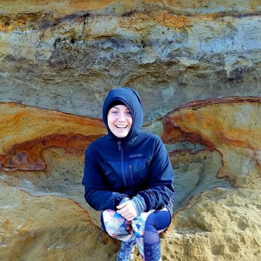 Meet your Posher, Cassandra